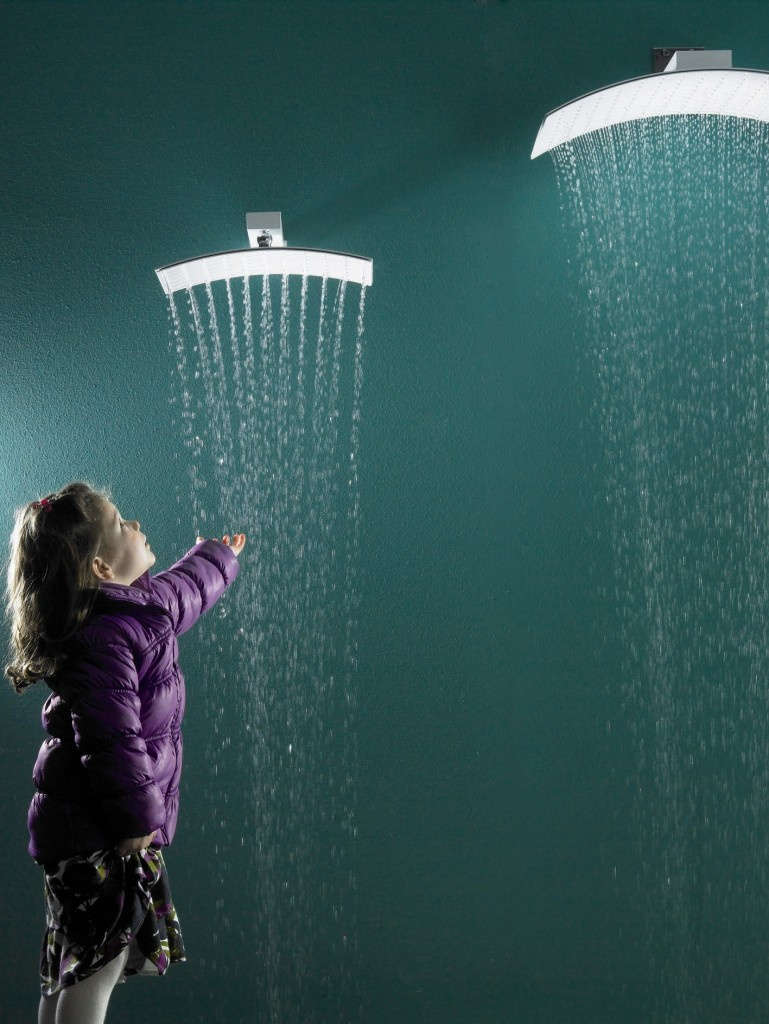 Rainshower that comes in 2 sizes