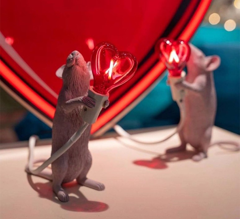 Pink mice with heart shaped lamps in special Love Edition 