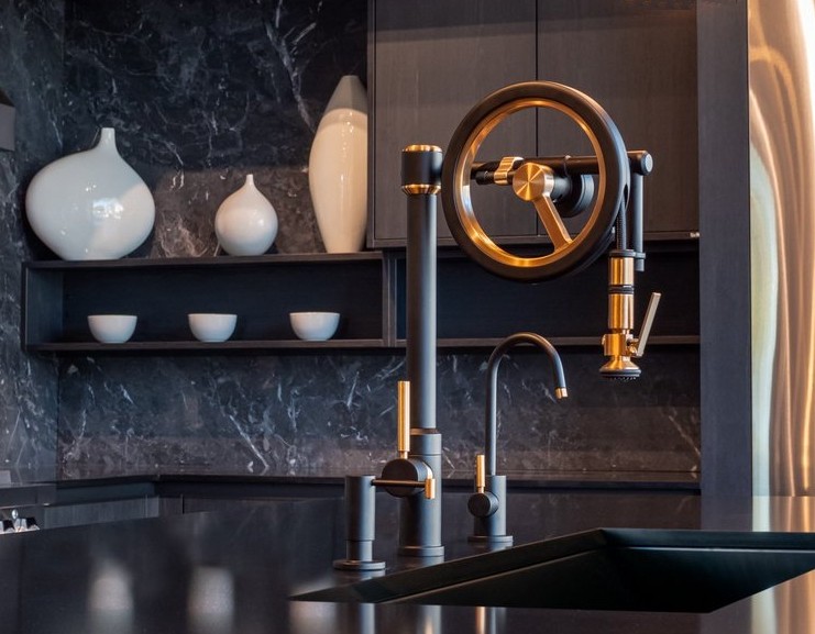 Kitchen faucet inspired by the steering wheel