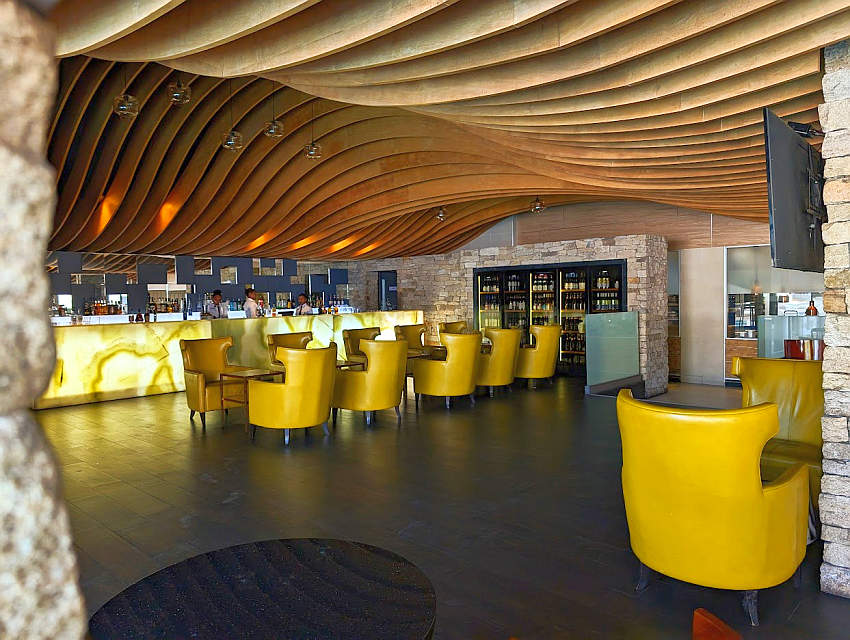 Port Moresby Airways Hotel Bar