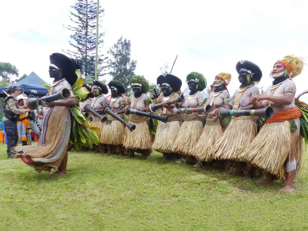 Enga Silimulli Women